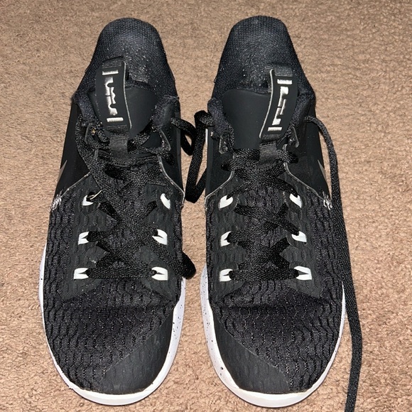 Nike LeBron Witness 5’s Men’s Size 10 - Picture 1 of 8